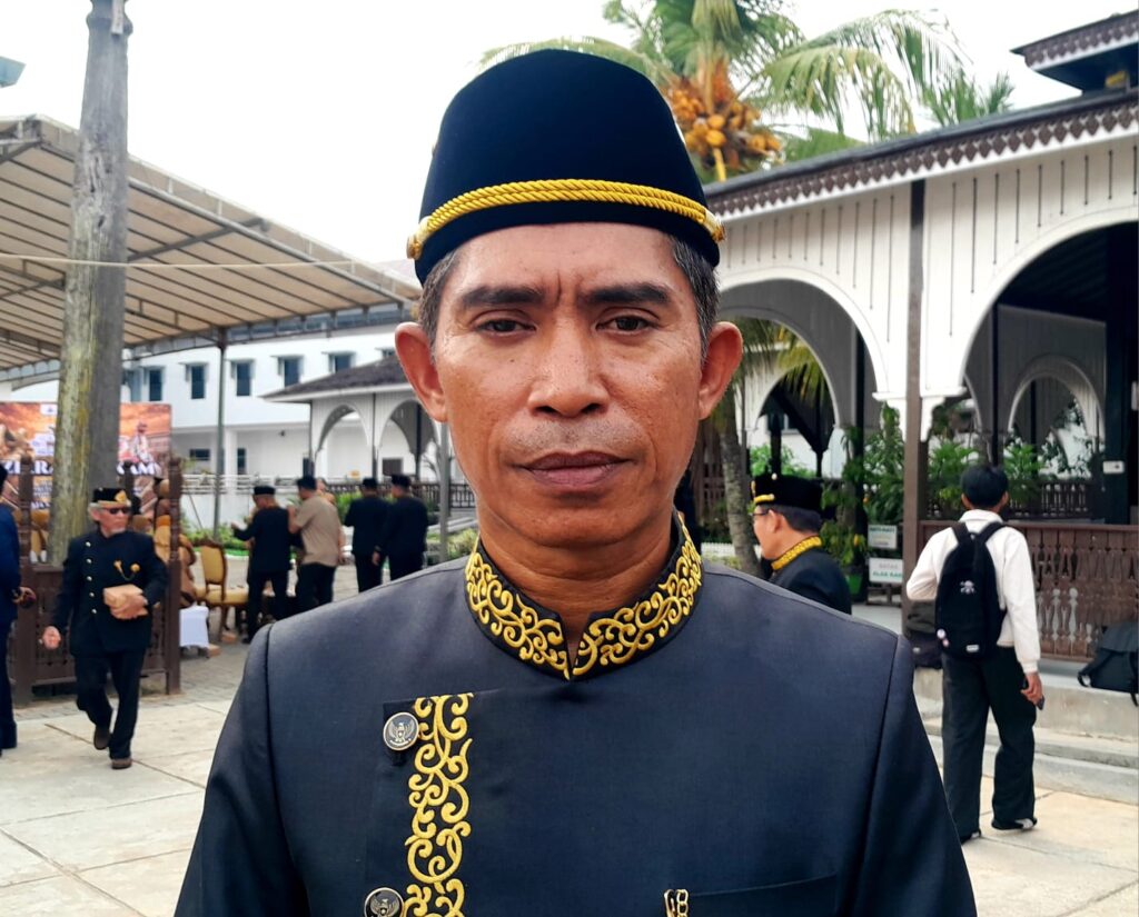 Junadi Dorong Pembangunan Jembatan Rp65 Miliar Tangani Longsor Jembayan Wakil Ketua DPRD Kutai Kartanegara (Kukar), Junadi, saat memberikan keterangan terkait capaian Desa Sumber Sari yang masuk jajaran terbaik nasional Program Desa Cinta Statistik (Desa Cantik) 2026.(dok.Javasia)