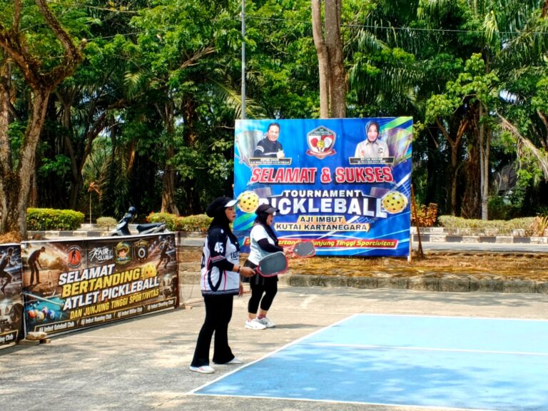 Sejumlah peserta mengikuti pertandingan pickleball di Kutai Kartanegara.