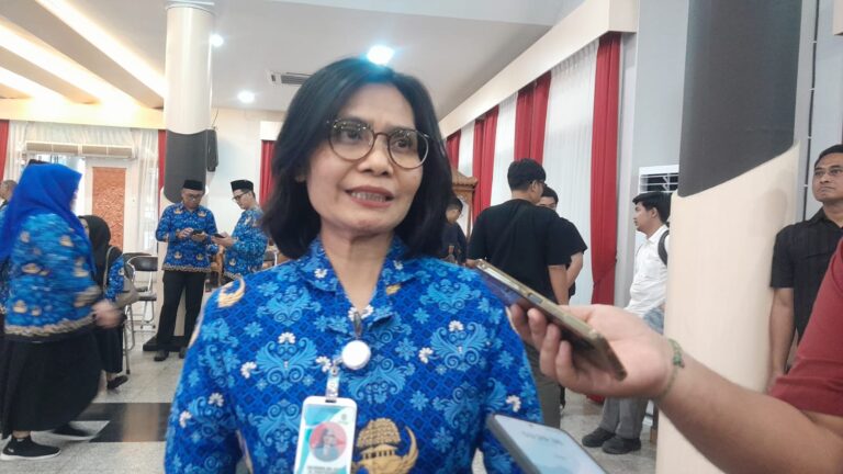 Dinkes Kukar Genjot Deteksi Dini Diabetes dan Hipertensi Lewat Cek Kesehatan Gratis Kepala Dinas Kesehatan Kukar, Ismi Muffidah saat diwawancarai awak media (dok.Javasia)