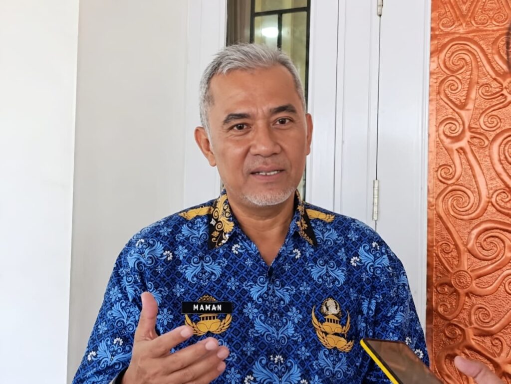 Lewat Sekolah Lansia, DP2KB Kukar Buka Ruang Berkarya bagi Lansia Kepala DP2KB Kukar, Maman Setiawan
